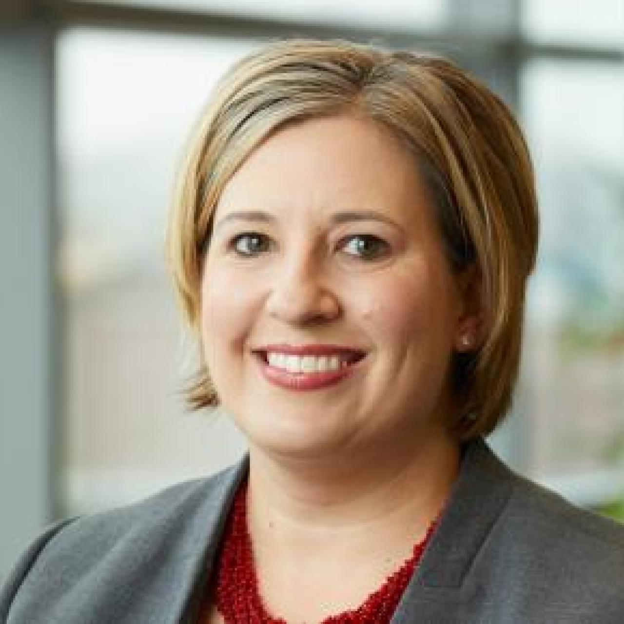 Headshot of Stacy Rastauskas